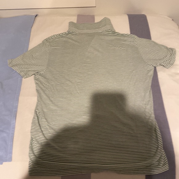 Barely used new Vineyard Vines “Edgartown polo” SIZE MEDIUM - Picture 2 of 3